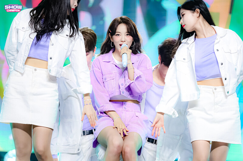 210407 Kim Sejeong 'Warning' at Show Champion documents 6