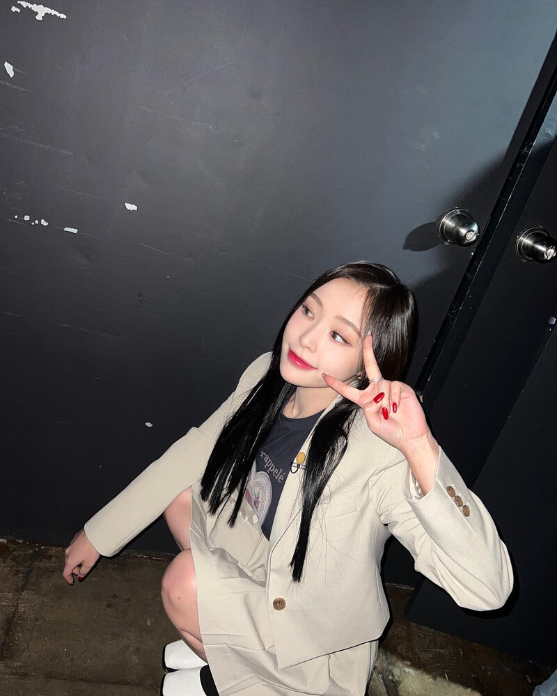 230202 Dreamcatcher Gahyeon Instagram Update documents 6