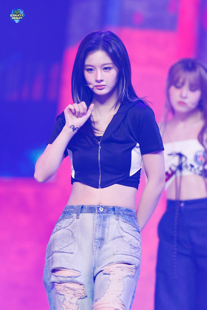 240822 NMIXX Sullyoon - 'See that?' + 'Love is Lonely' at M Countdown documents 11