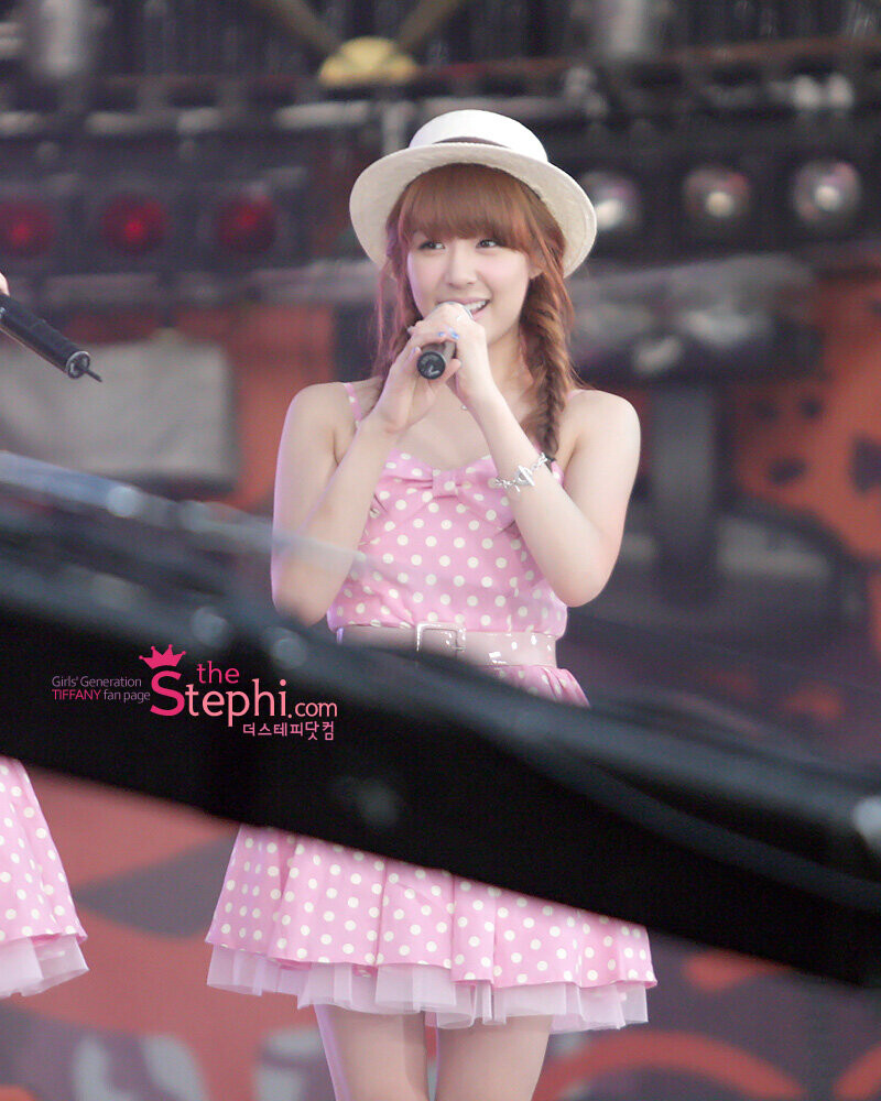 100821 Girls' Generation Tiffany at SMTOWN Live in Seoul documents 21