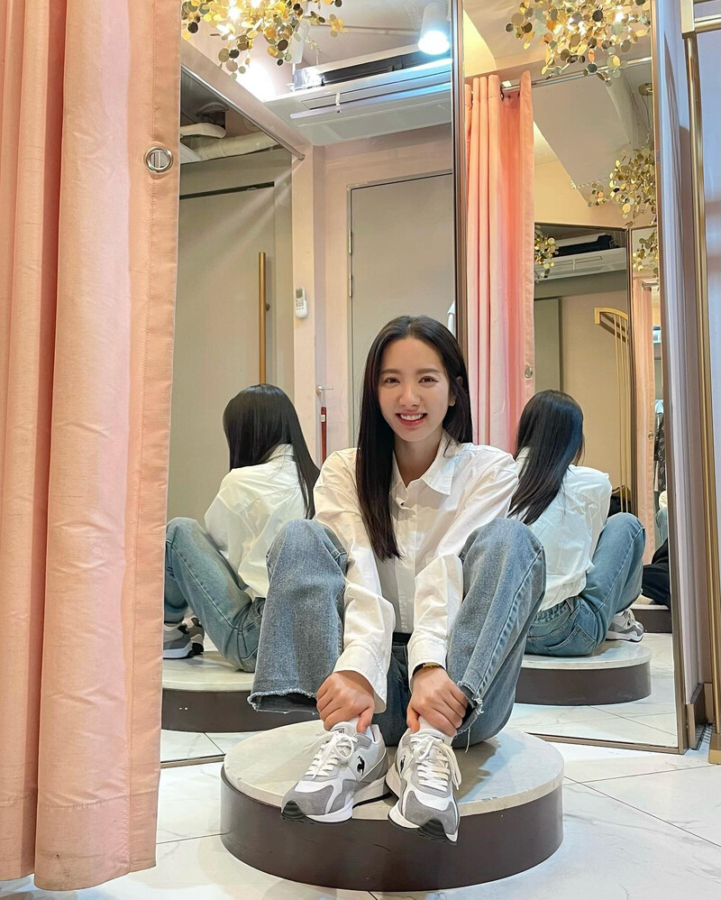 220318 WJSN Bona Instagram Update documents 4