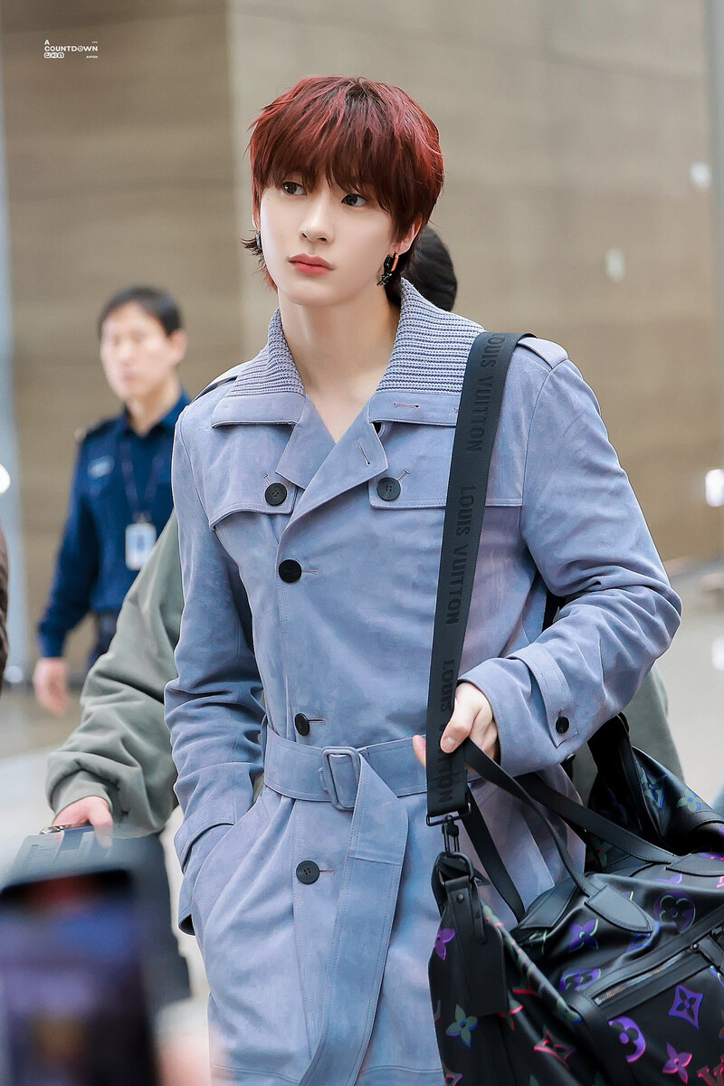 231126 RIIZE Anton at Incheon International Airport documents 2