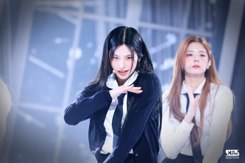 241103 ITZY Yeji - Imaginary Friend at Inkigayo documents 2