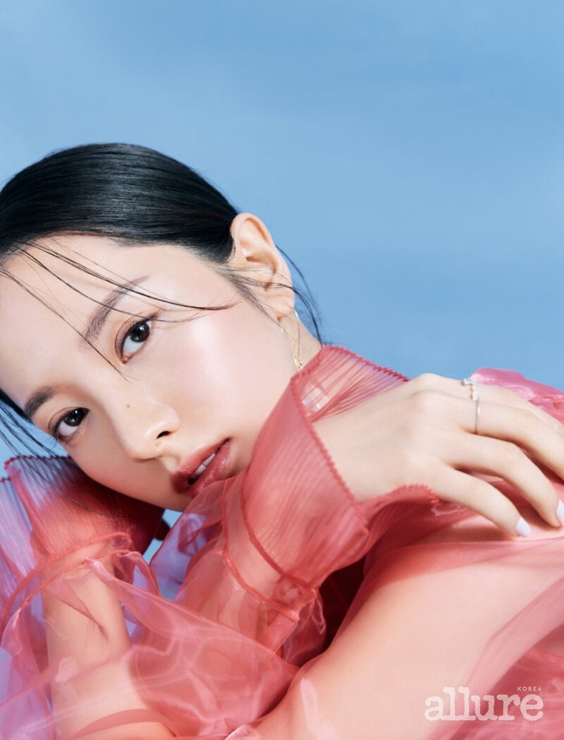 WJSN BONA for ALLURE Korea x SISLEY Paris May Issue 2022 documents 2