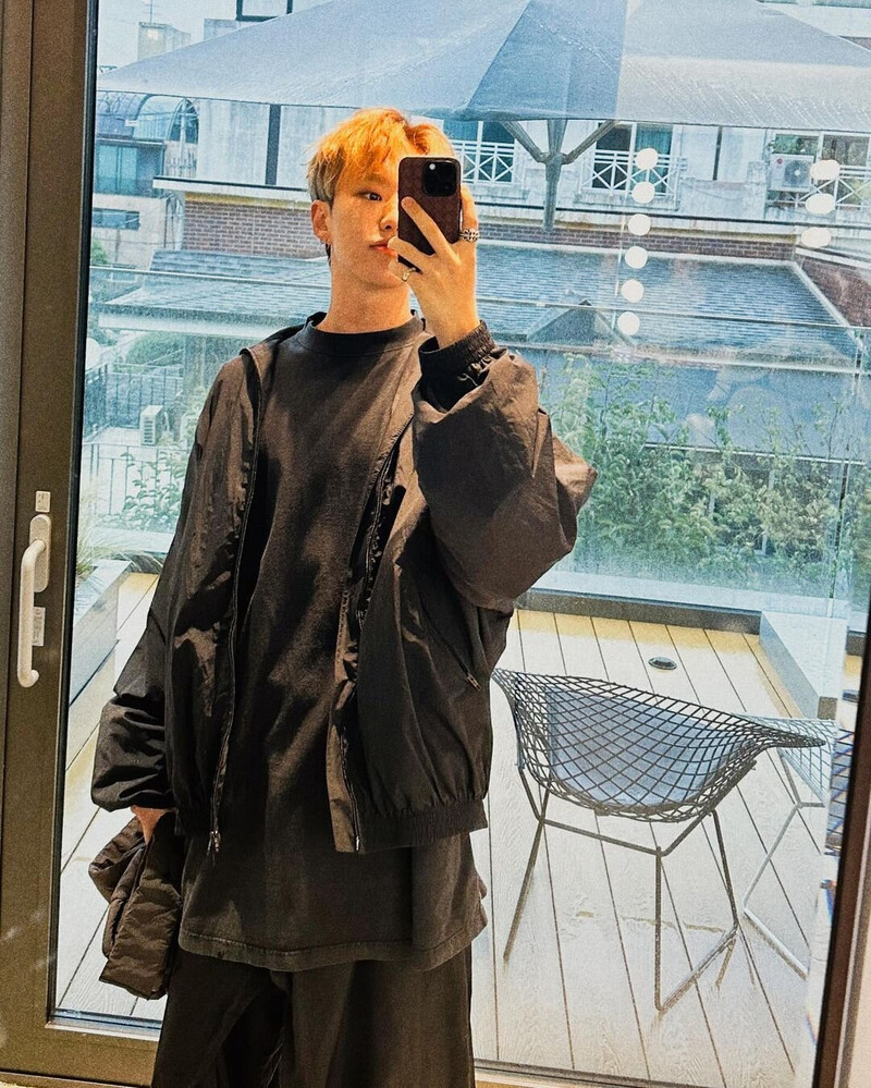 231025 SEVENTEEN Hoshi Instagram Update documents 5