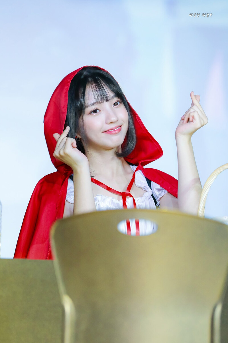 191027 Yeseo @ Haloween Fansign documents 5