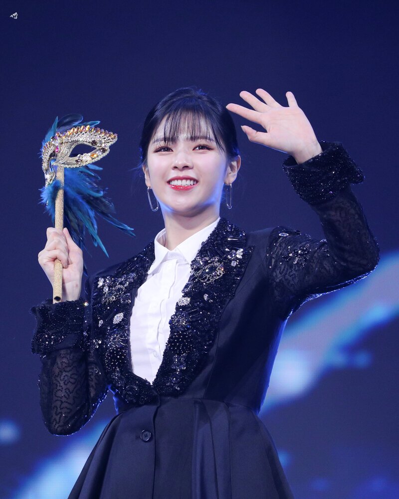 200104 TWICE Jeongyeon - 34th Golden Disc Awards Day 1 documents 1