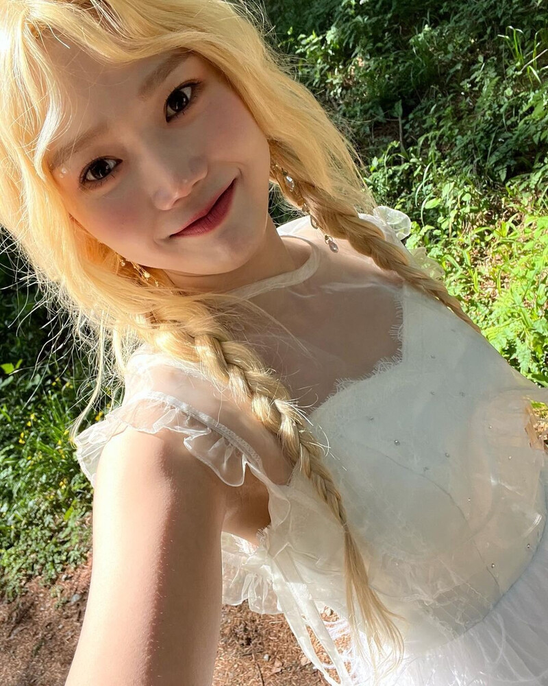 230708 OH MY GIRL Weverse Update - Hyojung documents 4