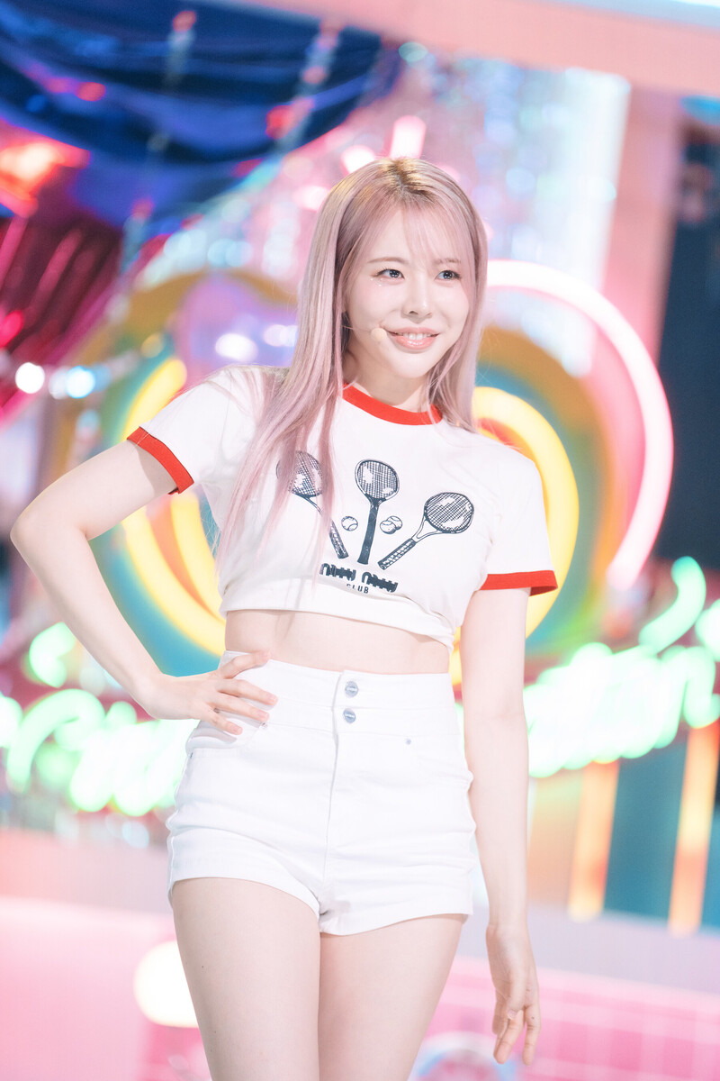 Girls' Generation Sunny - 'FOREVER 1' at Inkigayo documents 25