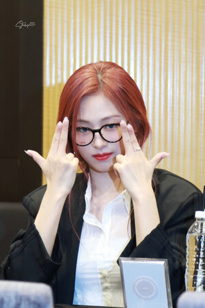 240614 AHYEON - FANSIGN EVENT