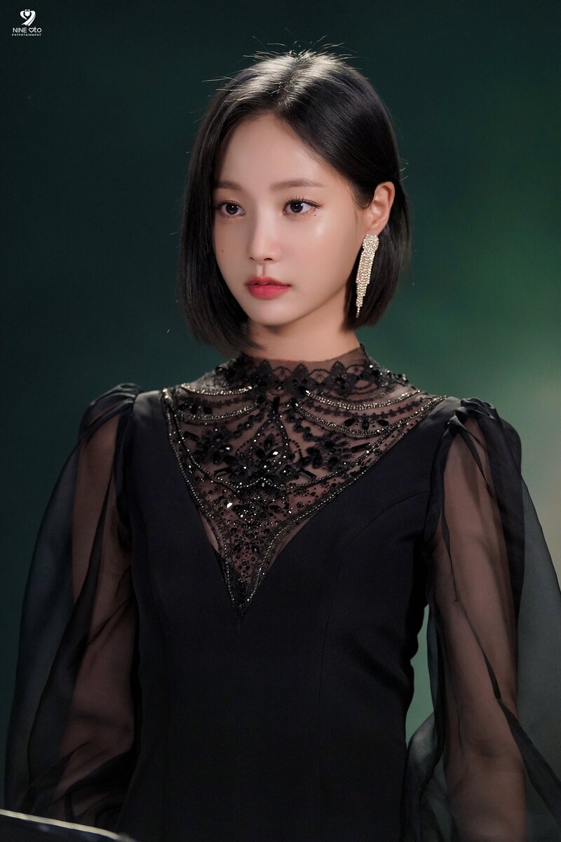 221007 9 Ato Naver Post - Yeonwoo - 'The Golden Spoon' Behind documents 11