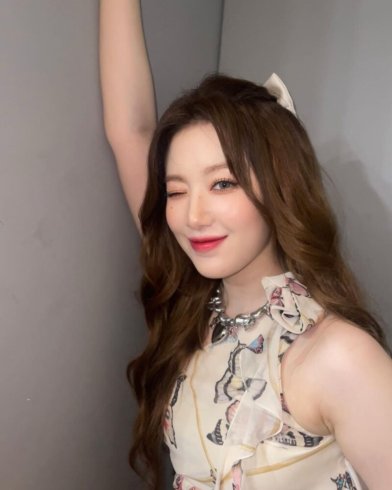 230621 - (G)I-DLE Shuhua Instagram Update documents 9