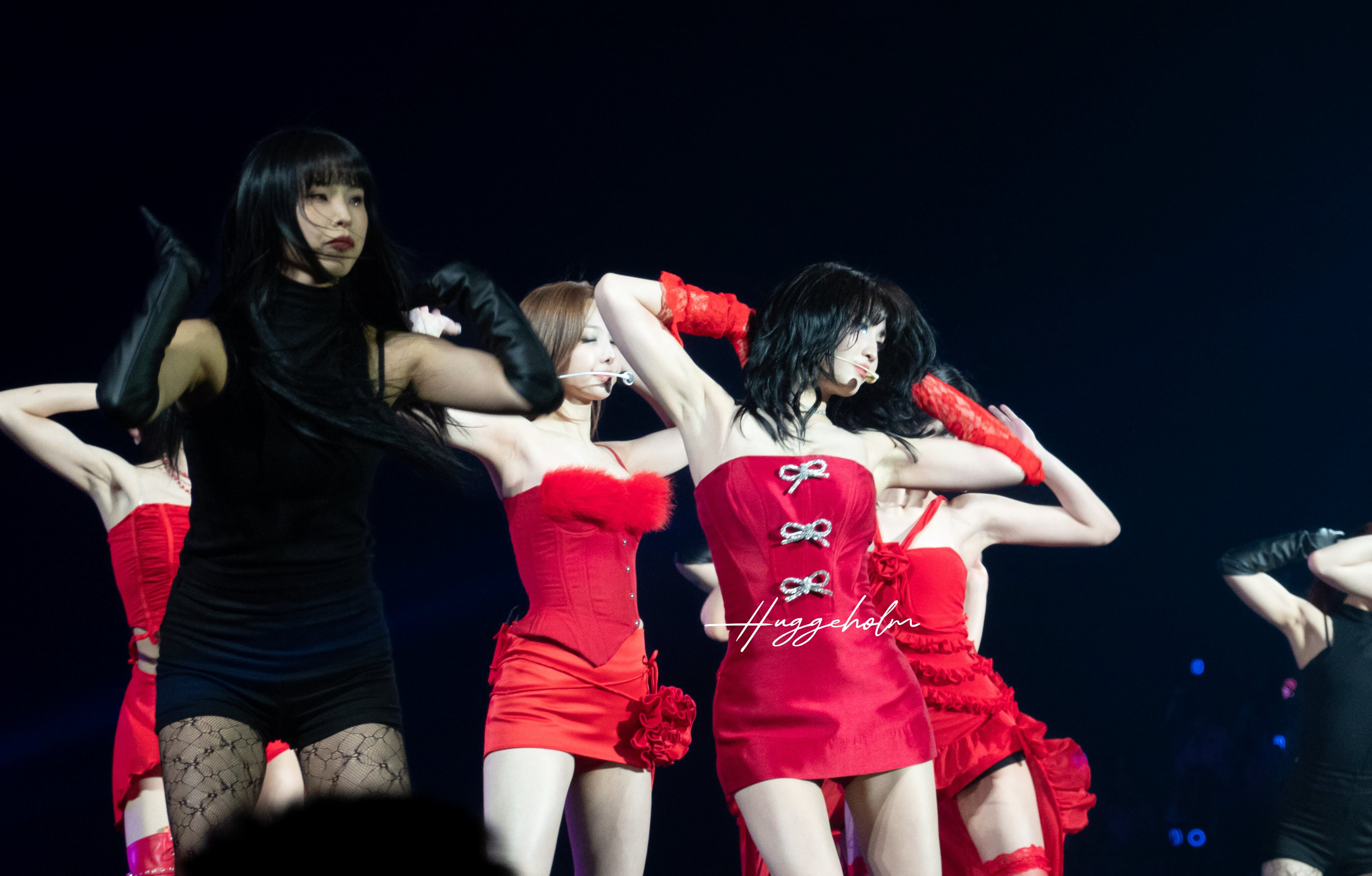 240316 TWICE Momo - ‘Ready To Be’ World Tour in Las Vegas | kpopping