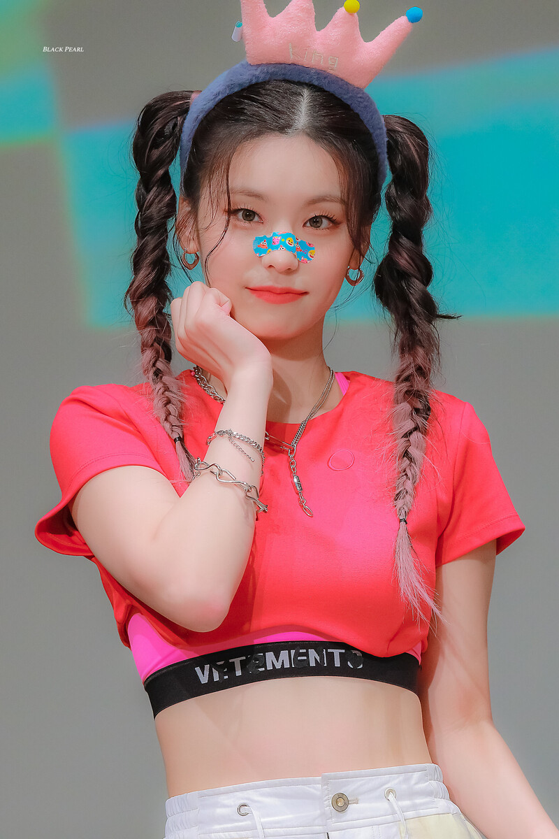 220724 ITZY Yeji documents 3