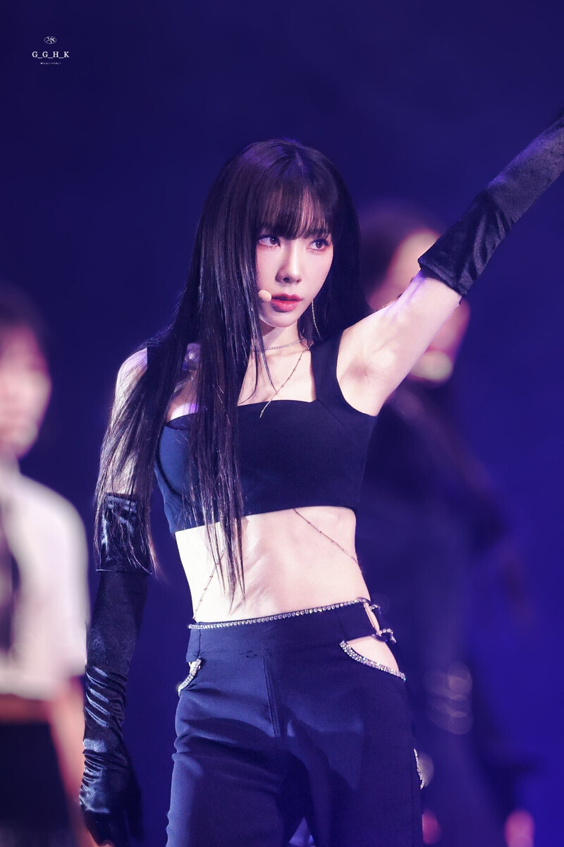 230119 Taeyeon - Seoul Music Awards 2023 documents 3