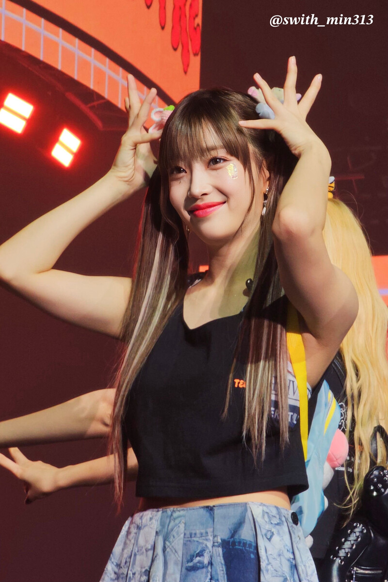 230924 STAYC Sumin - 1st World Tour 'TEENFRESH' in Seoul Day 2 documents 4