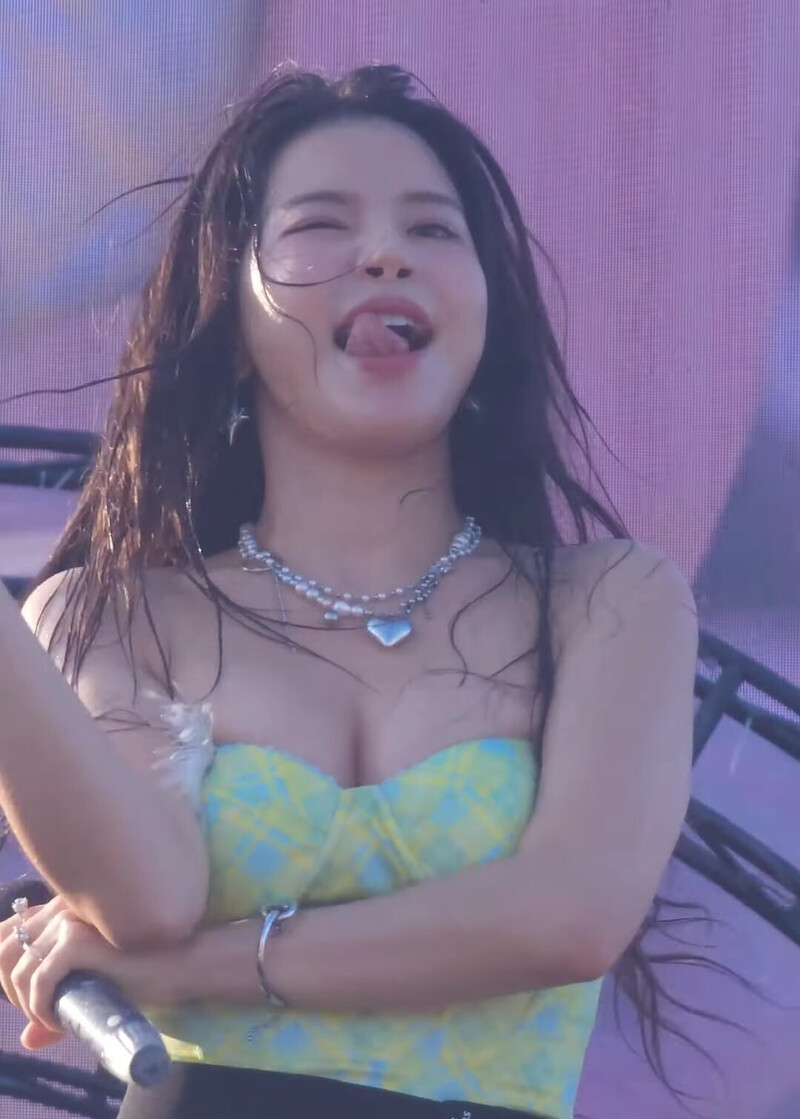 240831 SOLAR at Waterbomb in Yeosu documents 9