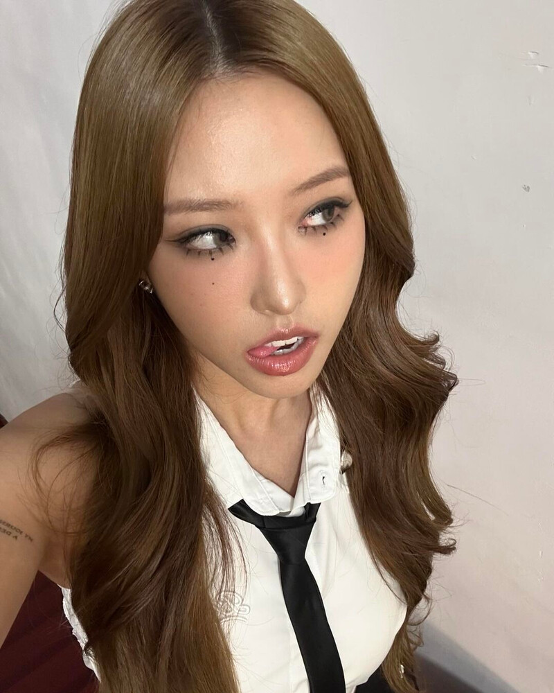 241010 Hyeju Instagram Update documents 3