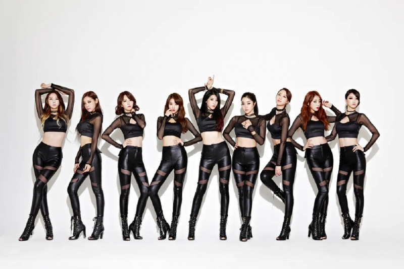 9MUSES_Glue_group_photo.png