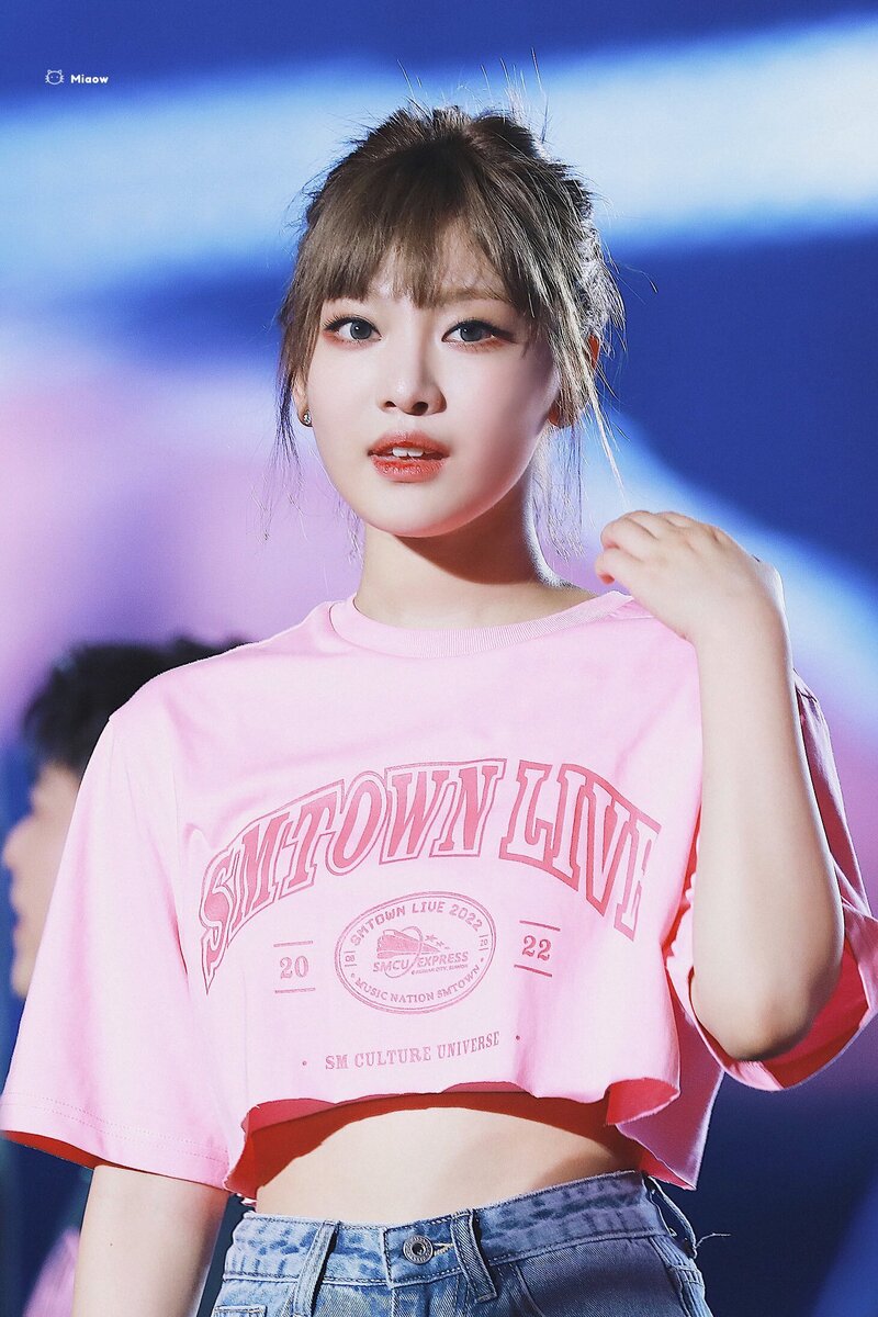 220820 aespa Ningning at SMTOWN LIVE 2022 in Suwon documents 1