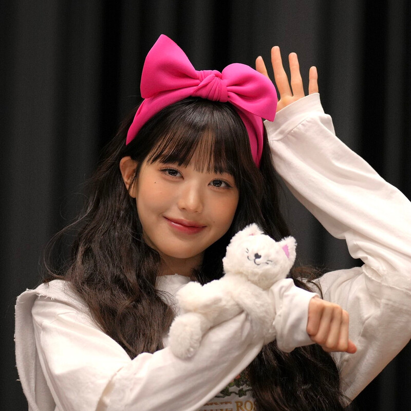 231015 WONYOUNG AT FANSIGN EVENT documents 1