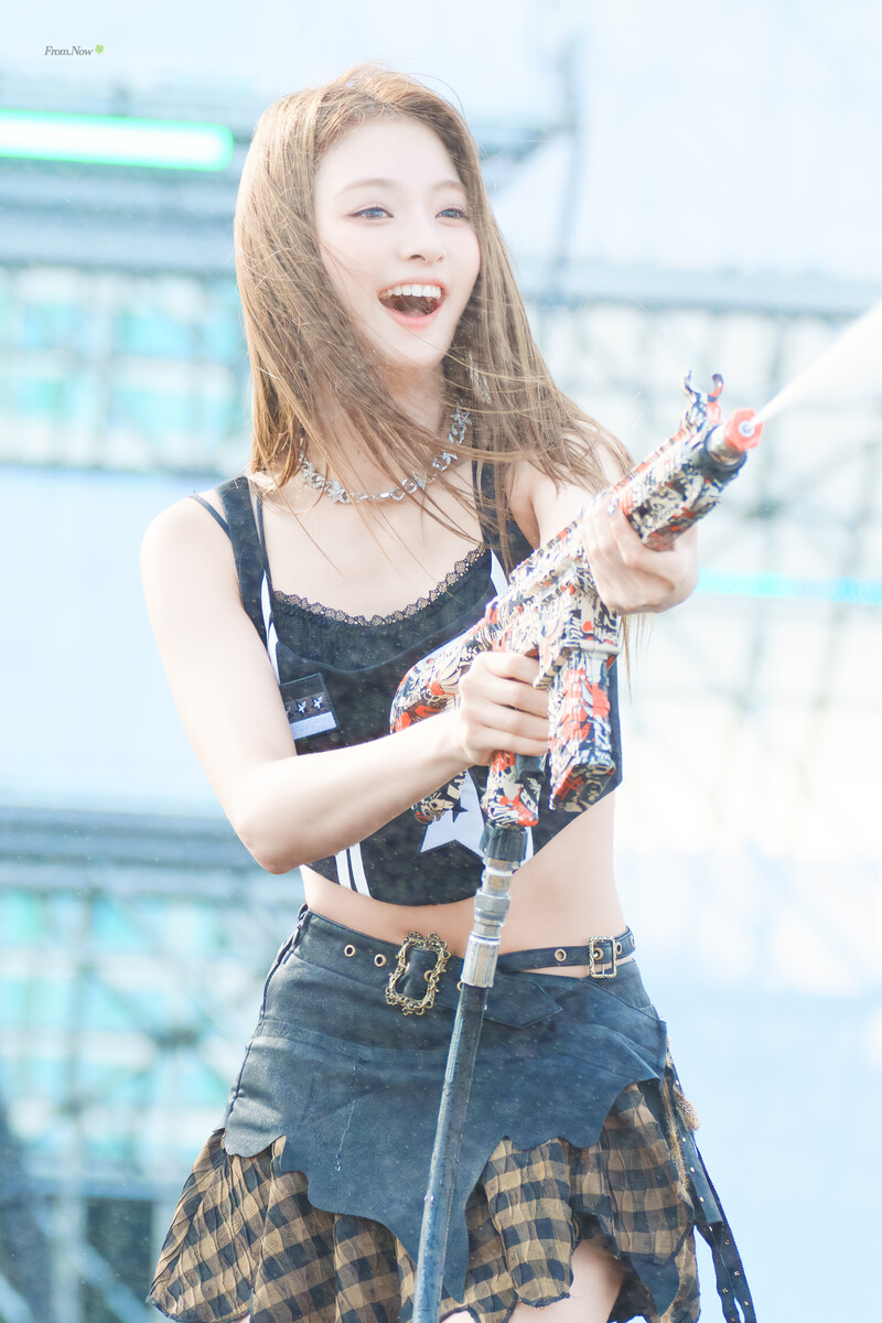 240727 fromis_9 Nagyung - Waterbomb Festival in Busan documents 5