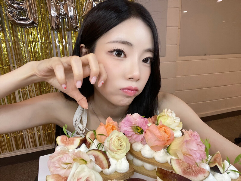 240903 - PURPLE KISS Twitter Update with GOEUN documents 4