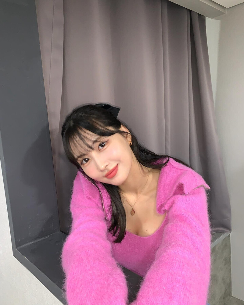 221117 TWICE Momo Instagram Update documents 3