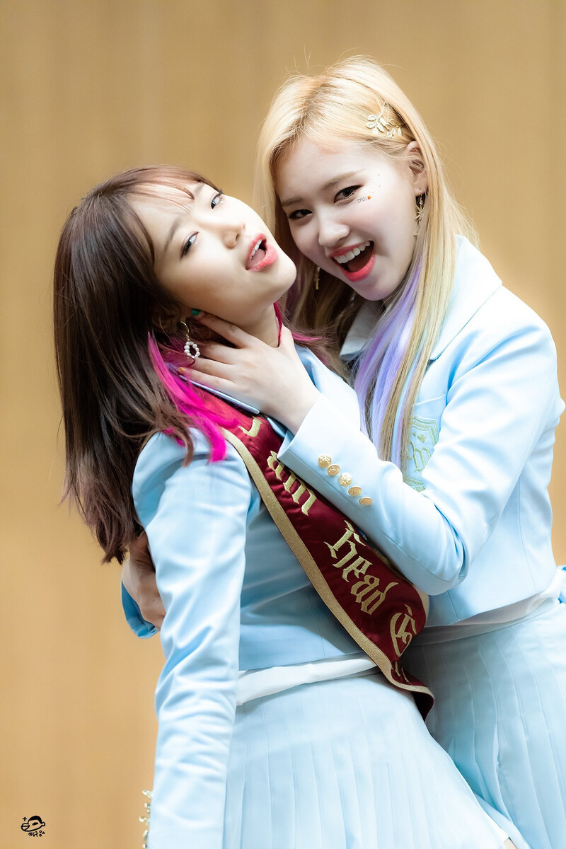 190519 Weki Meki at 'LOCK END LOL' Dongdaemun Fansign documents 1