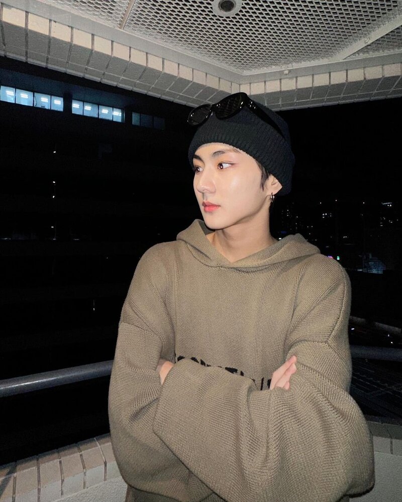 221210 ENHYPEN Jungwon Instagram Update documents 1
