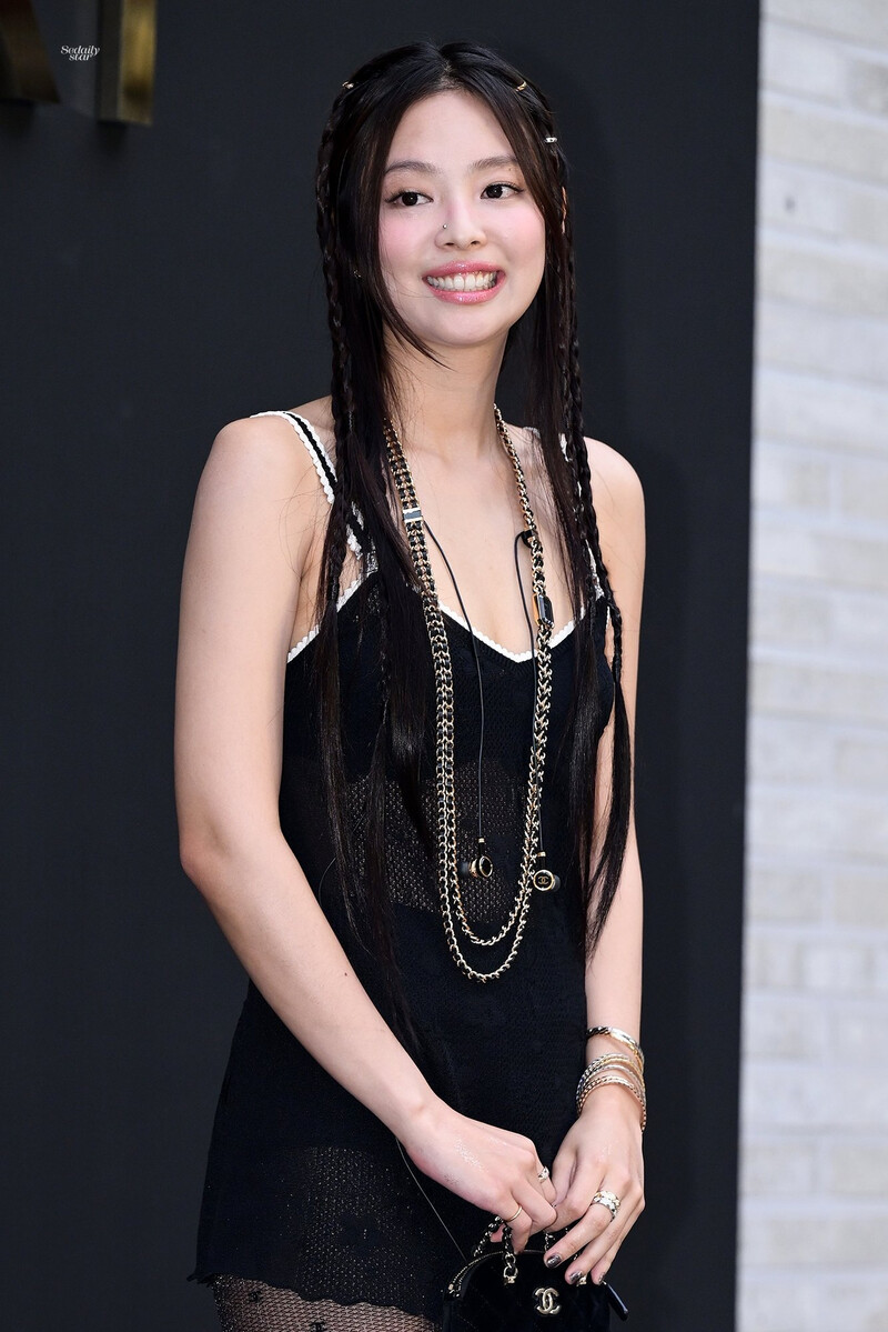 240703 Jennie - CHANEL Coco Crush Pop-up Ppening Party in Seoul documents 5