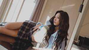 220127 Sublime Naver Post - Yein "Plus n Minus" Behind