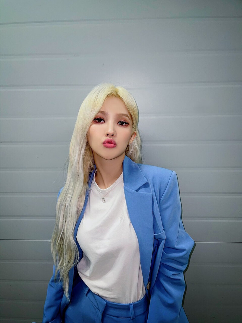 210804 (G)I-DLE Twitter Update - Soyeon documents 1