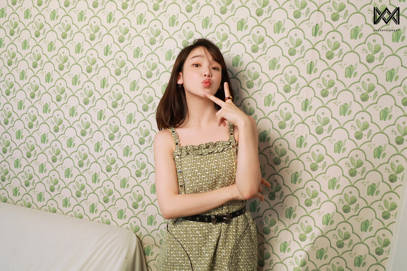 221007 WM Naver Post - OH MY GIRL Sunghee 'Big Issue' Photoshoot documents 1