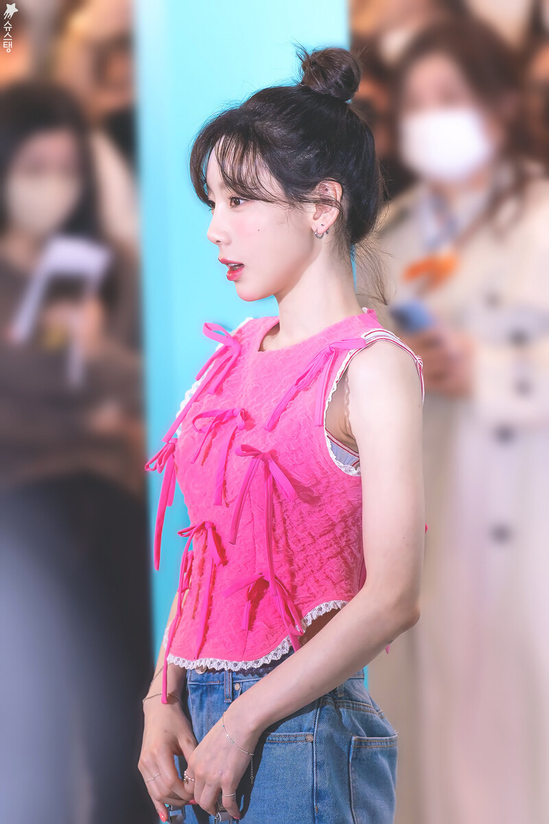 230330 Taeyeon - Benefit Pop-up Store Event documents 7