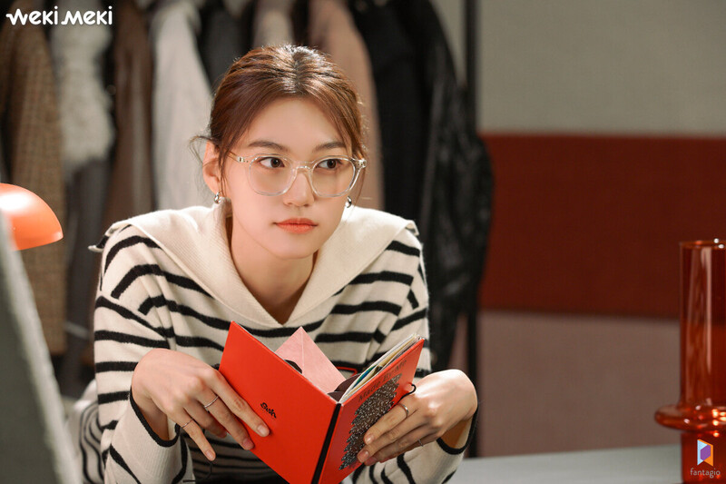 220106 Fantagio Naver Post - Weki Meki Doyeon documents 3