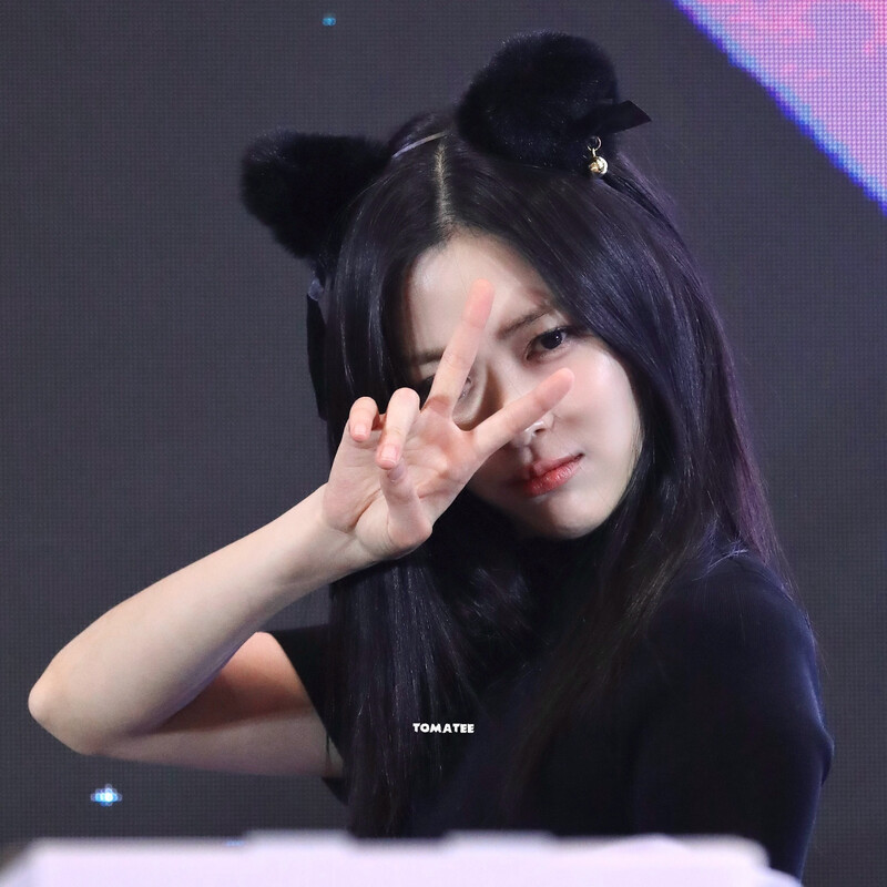 250104 ITZY Ryujin at Fansign in Guangzhou documents 2