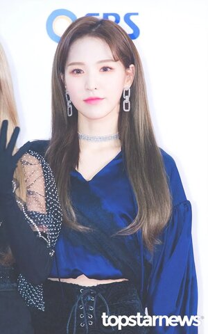 181225 Red Velvet Wendy at 2018 SBS Gayo Daejun Red Carpet
