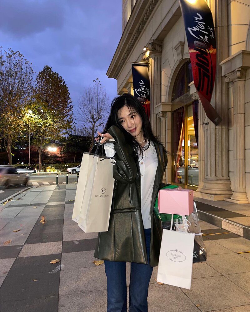 211124 Tiffany Young Instagram Update documents 1