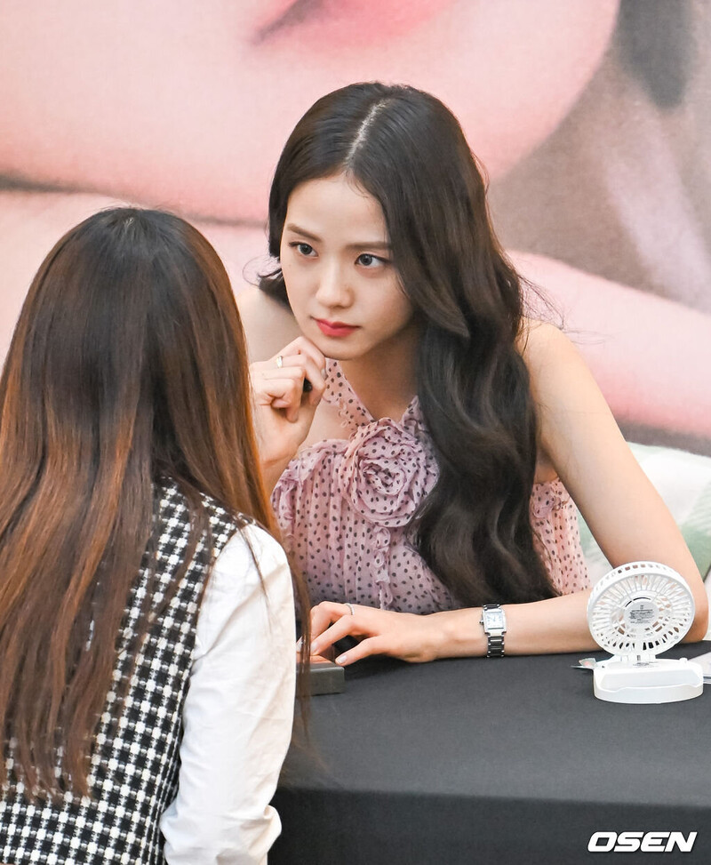 230401 JISOO- 'ME' Fan Meeting Event in Seoul documents 15