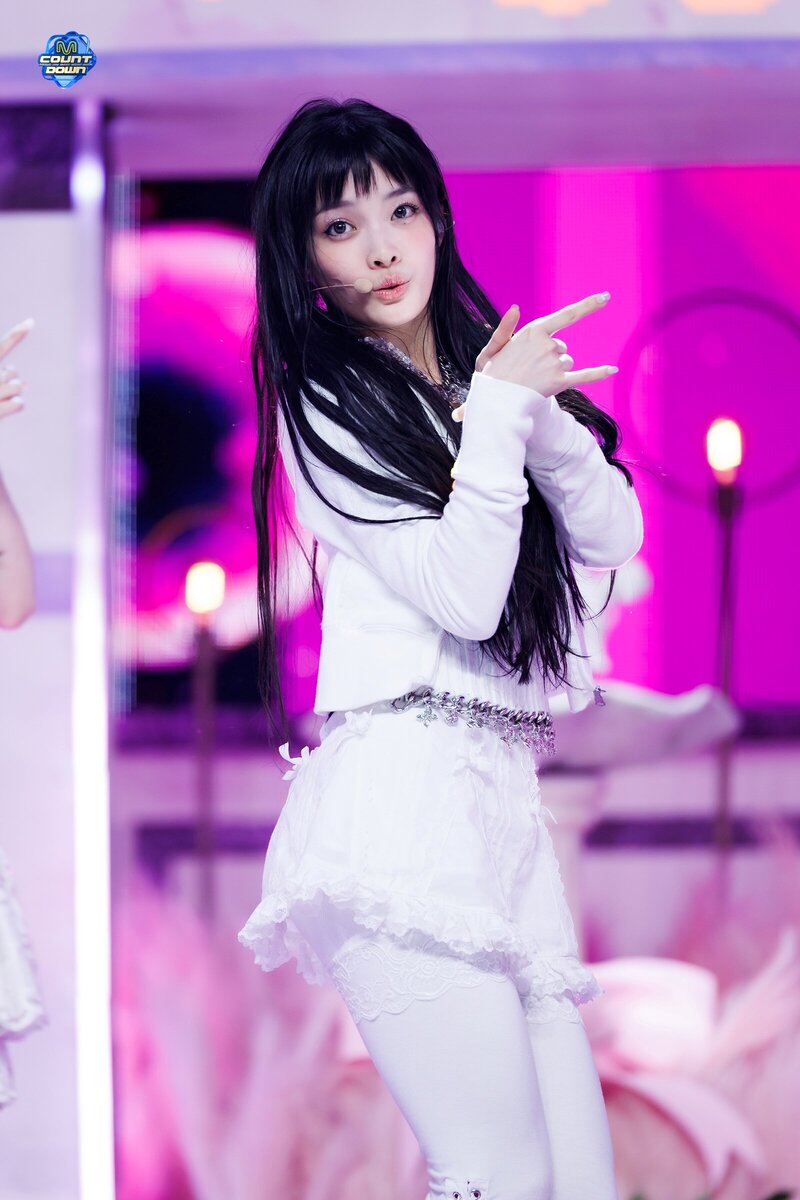 240328 ILLIT Iroha - 'Magnetic' and 'My World' at M Countdown documents 6