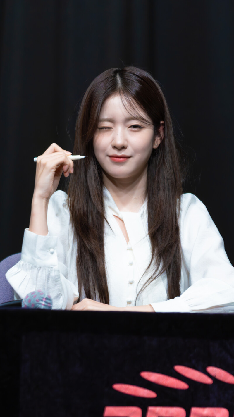 240928 WOOAH - WOOYEON at fansign event documents 11