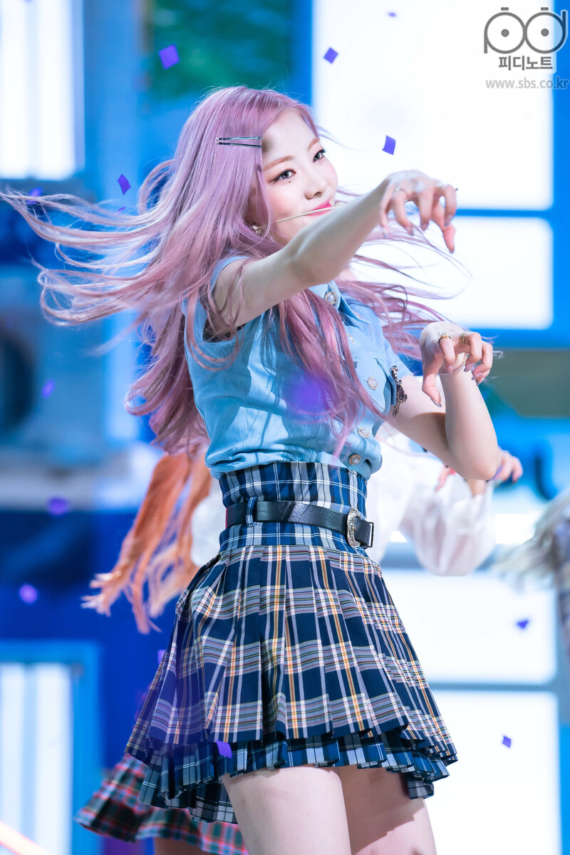 210912 PURPLE KISS - "Zombie" at Inkigayo documents 18