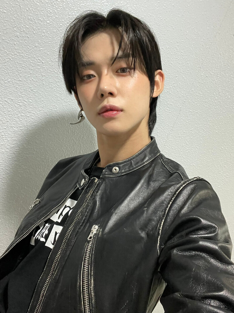 230212 TXT Twitter Update - Yeonjun documents 4