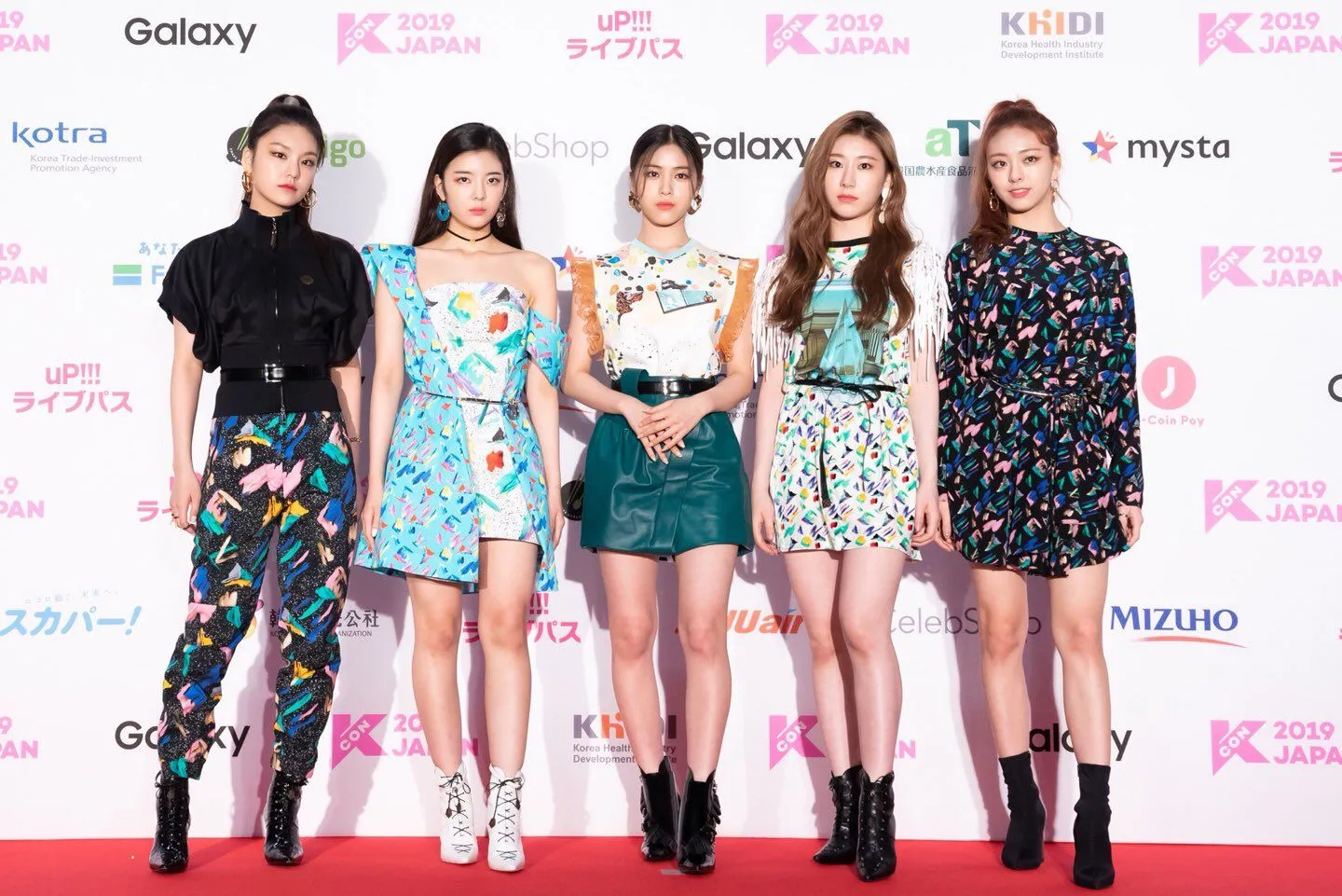 ITZY KCON 2019 Japan Red Carpet | kpopping