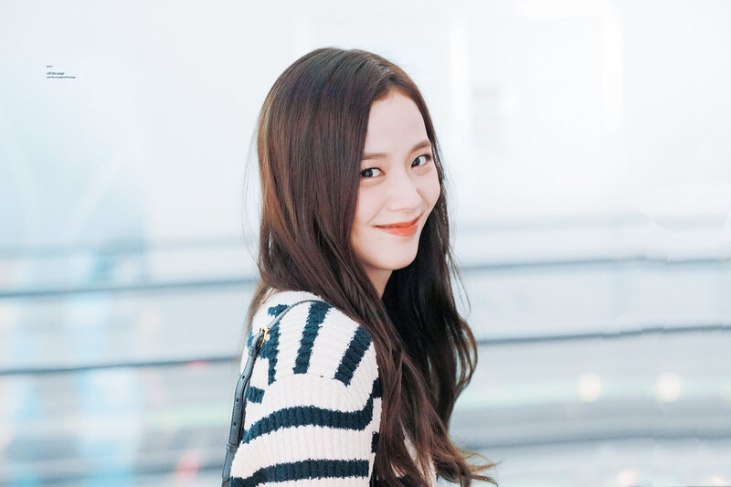 230227 BLACKPINK Jisoo documents 6