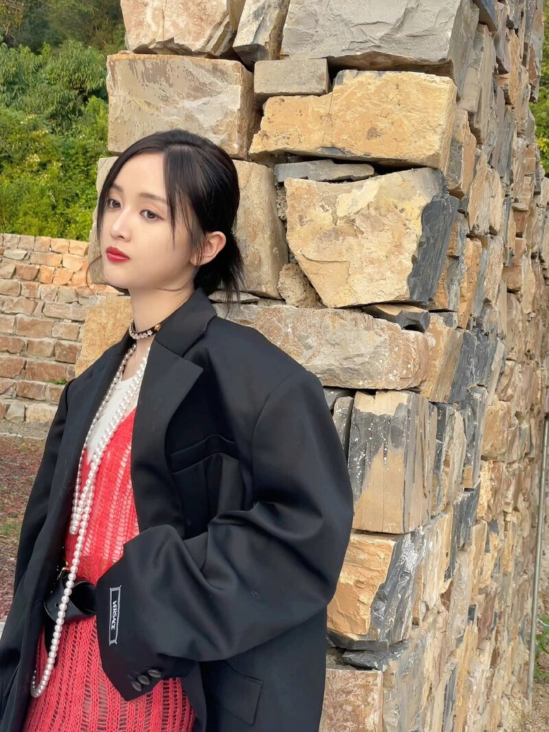 Xuan Yi for Chic Trend Magazine October 2022 Issue - Behind the Scenes documents 1