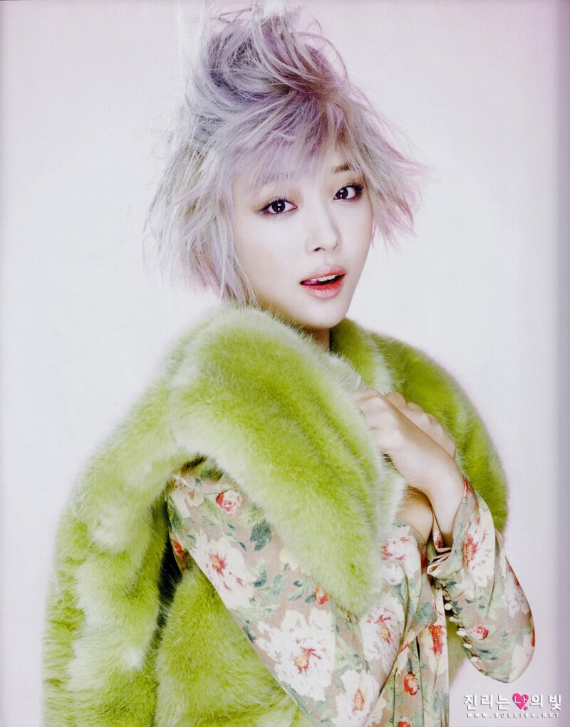 Sulli for In Style - December 2012  Issue [SCANS] documents 7