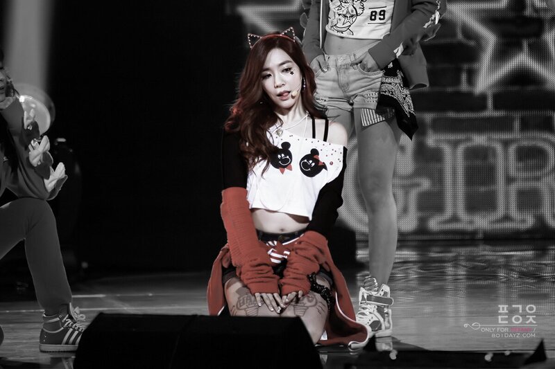 130106 Girls' Generation Tiffany at KBS Hope Concert documents 1