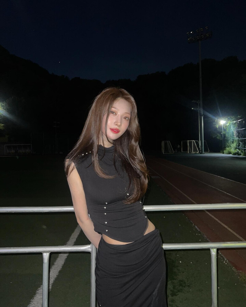 240522 EVERGLOW Sihyeon Instagram Update documents 6